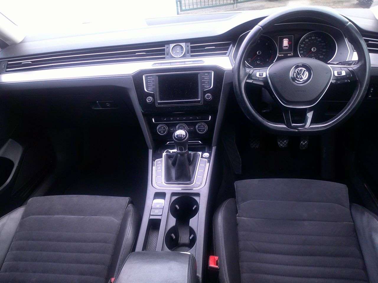 A 2016 VOLKSWAGEN PASSAT 2.0 TDI BlueMotion Tech GT Estate 5dr Diesel Manual Euro 6 (s/s) (150 ps) O A 2016 VOLKSWAGEN PASSAT 2.0 TDI BlueMotion Tech GT Estate 5dr Diesel Manual Euro 6 (s/s) (150 ps) O