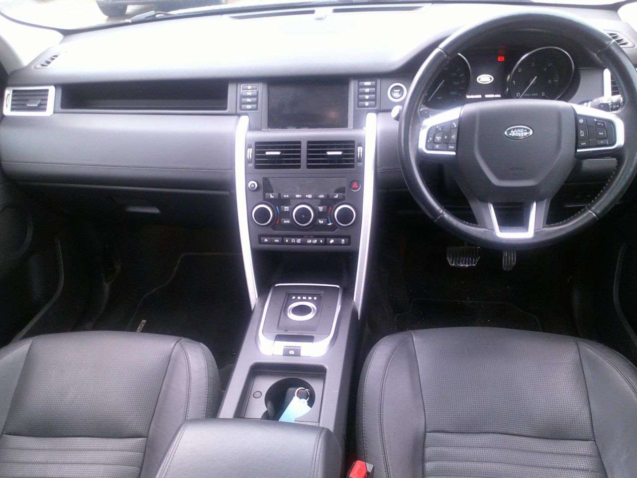 A 2015 LAND ROVER DISCOVERY SPORT 2.2 SD4 HSE Luxury SUV 5dr Diesel Auto 4WD Euro 5 (s/s) (190 ps) OVER 50 CA A 2015 LAND ROVER DISCOVERY SPORT 2.2 SD4 HSE Luxury SUV 5dr Diesel Auto 4WD Euro 5 (s/s) (190 ps) OVER 50 CA