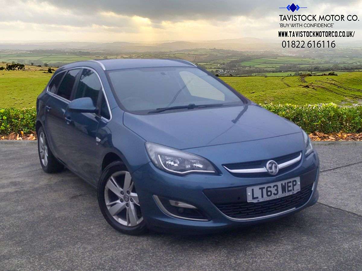 A 2013 VAUXHALL ASTRA 2.0 CDTi SRi Sports Tourer 5dr Diesel Auto Euro 5 (165 ps) OVER 50 CARS IN A 2013 VAUXHALL ASTRA 2.0 CDTi SRi Sports Tourer 5dr Diesel Auto Euro 5 (165 ps) OVER 50 CARS IN