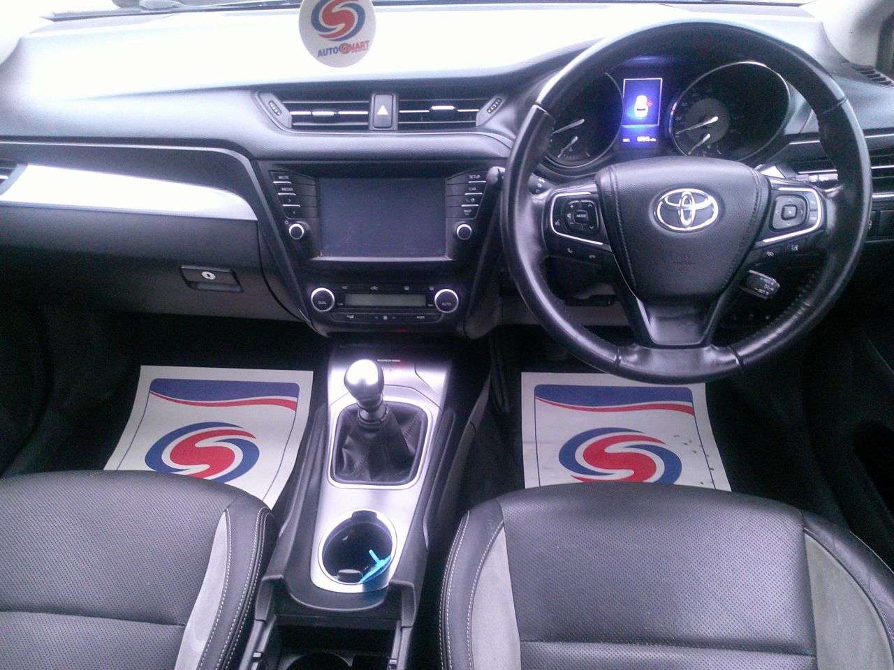 A 2015 TOYOTA AVENSIS 1.6 D-4D Business Edition Plus Touring Sports 5dr Diesel Manual Euro 6 (s/s A 2015 TOYOTA AVENSIS 1.6 D-4D Business Edition Plus Touring Sports 5dr Diesel Manual Euro 6 (s/s