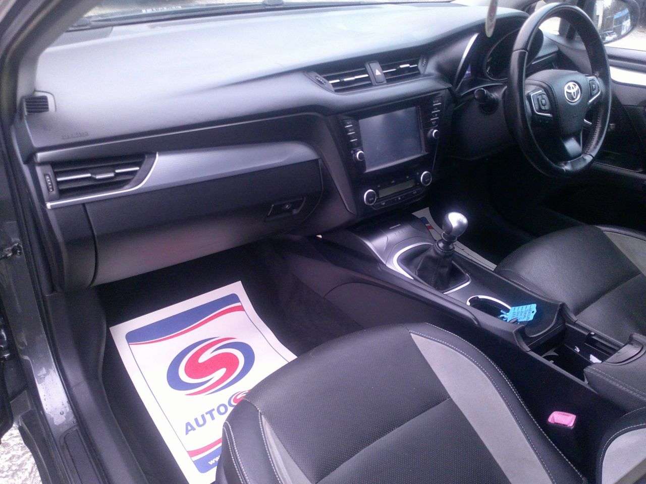 2015 TOYOTA AVENSIS 2015 TOYOTA AVENSIS