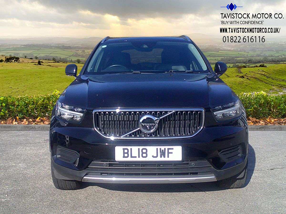 A 2018 VOLVO XC40 2.0 T4 Momentum SUV 5dr Petrol Auto AWD Euro 6 (s/s) (190 ps) NEW SERVICE+O A 2018 VOLVO XC40 2.0 T4 Momentum SUV 5dr Petrol Auto AWD Euro 6 (s/s) (190 ps) NEW SERVICE+O