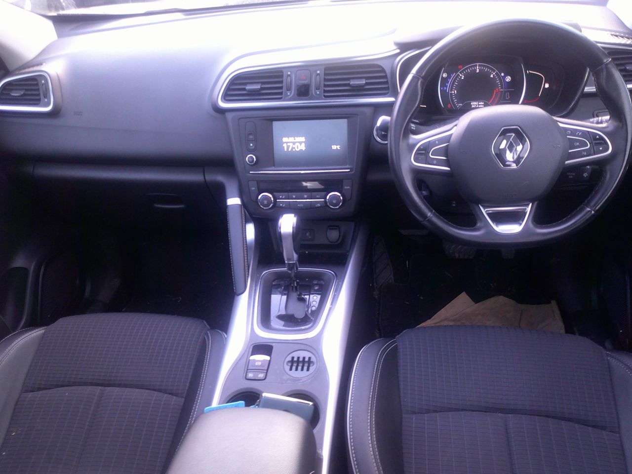 A 2016 RENAULT KADJAR 1.5 dCi Signature Nav SUV 5dr Diesel EDC Euro 6 (s/s) (110 ps) OVER 50 CARS A 2016 RENAULT KADJAR 1.5 dCi Signature Nav SUV 5dr Diesel EDC Euro 6 (s/s) (110 ps) OVER 50 CARS