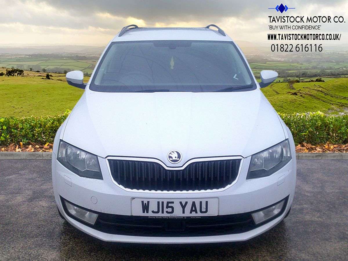 A 2015 SKODA OCTAVIA 2.0 TDI Elegance Estate 5dr Diesel Manual Euro 5 (s/s) (150 ps) OVER 50 CAR A 2015 SKODA OCTAVIA 2.0 TDI Elegance Estate 5dr Diesel Manual Euro 5 (s/s) (150 ps) OVER 50 CAR