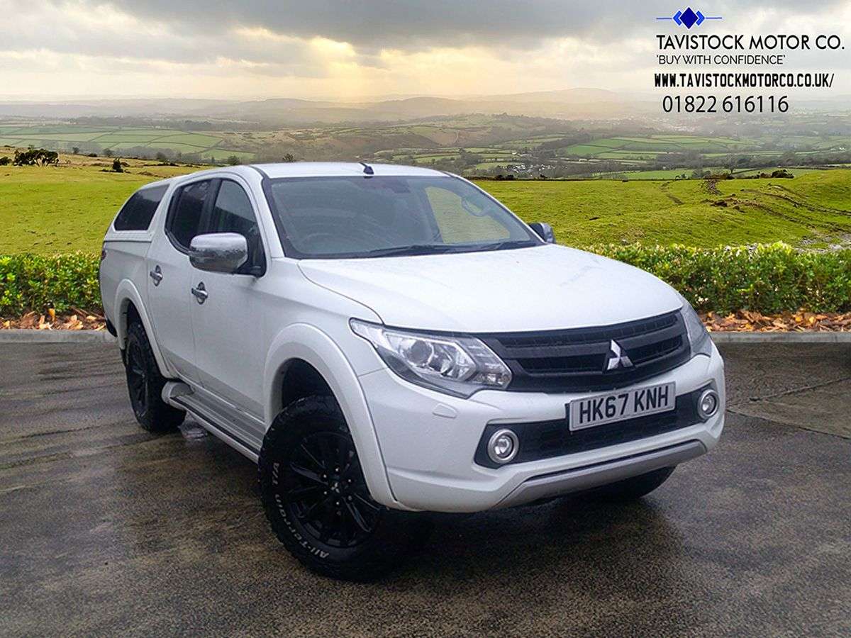 A 2018 MITSUBISHI L200 2.4 DI-D DC Barbarian Pickup Double Cab 4dr Diesel Manual 4WD Euro 6 (178 p A 2018 MITSUBISHI L200 2.4 DI-D DC Barbarian Pickup Double Cab 4dr Diesel Manual 4WD Euro 6 (178 p