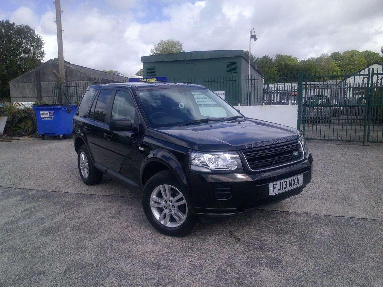 A 2013 LAND ROVER FREELANDER 2 2.2 TD4 Black and White SUV 5dr Diesel Manual 4WD Euro 5 (s/s) (150 ps) 2 K A 2013 LAND ROVER FREELANDER 2 2.2 TD4 Black and White SUV 5dr Diesel Manual 4WD Euro 5 (s/s) (150 ps) 2 K