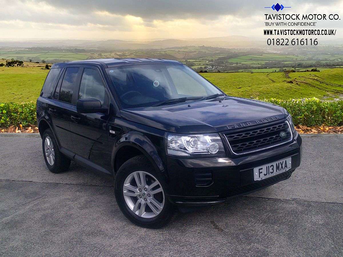 A 2013 LAND ROVER FREELANDER 2 2.2 TD4 Black and White SUV 5dr Diesel Manual 4WD Euro 5 (s/s) (150 ps) 2 K A 2013 LAND ROVER FREELANDER 2 2.2 TD4 Black and White SUV 5dr Diesel Manual 4WD Euro 5 (s/s) (150 ps) 2 K
