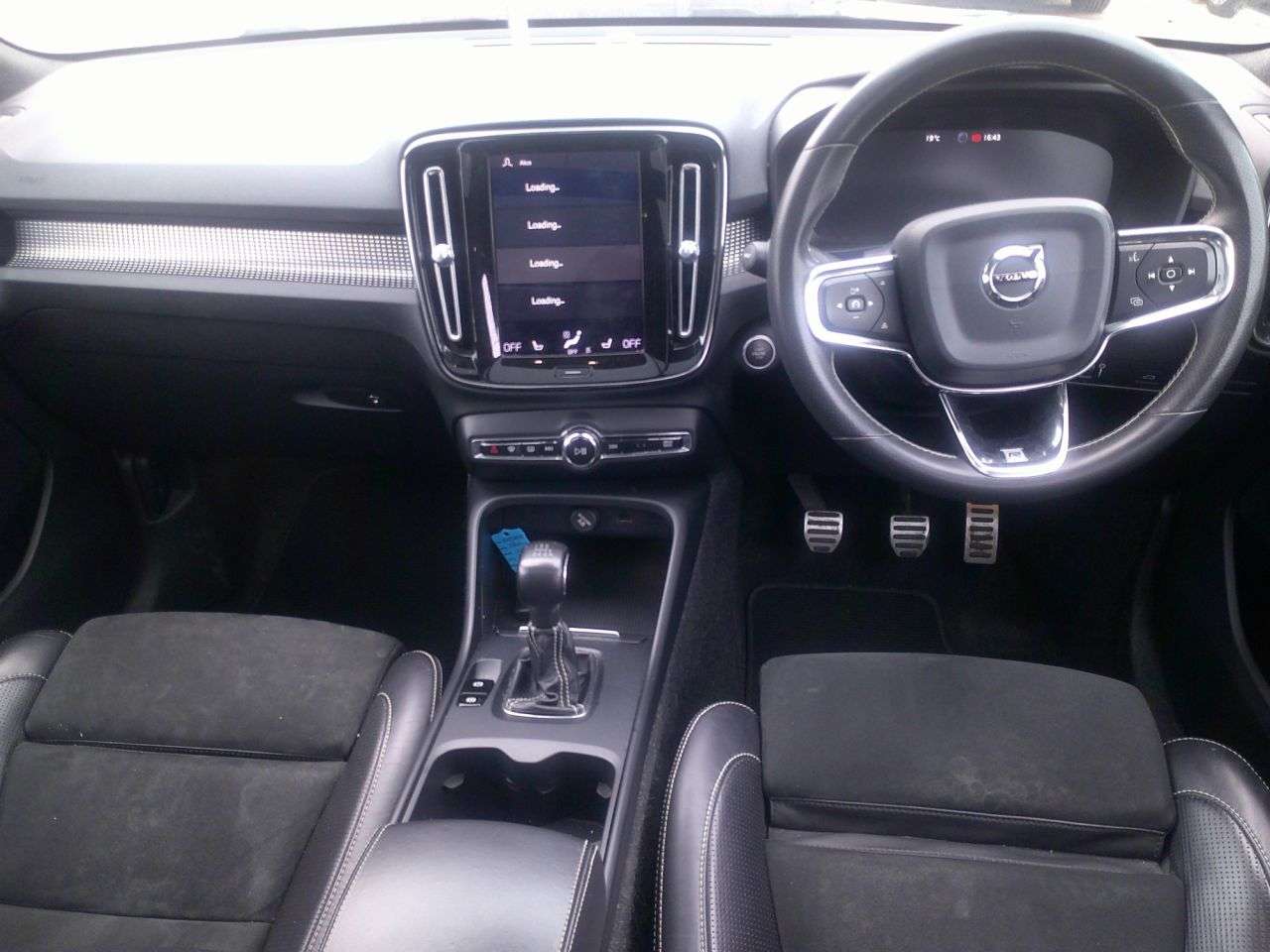 A 2019 VOLVO XC40 2.0 D3 R-Design Pro SUV 5dr Diesel Manual Euro 6 (s/s) (150 ps) OVER 50 CAR A 2019 VOLVO XC40 2.0 D3 R-Design Pro SUV 5dr Diesel Manual Euro 6 (s/s) (150 ps) OVER 50 CAR