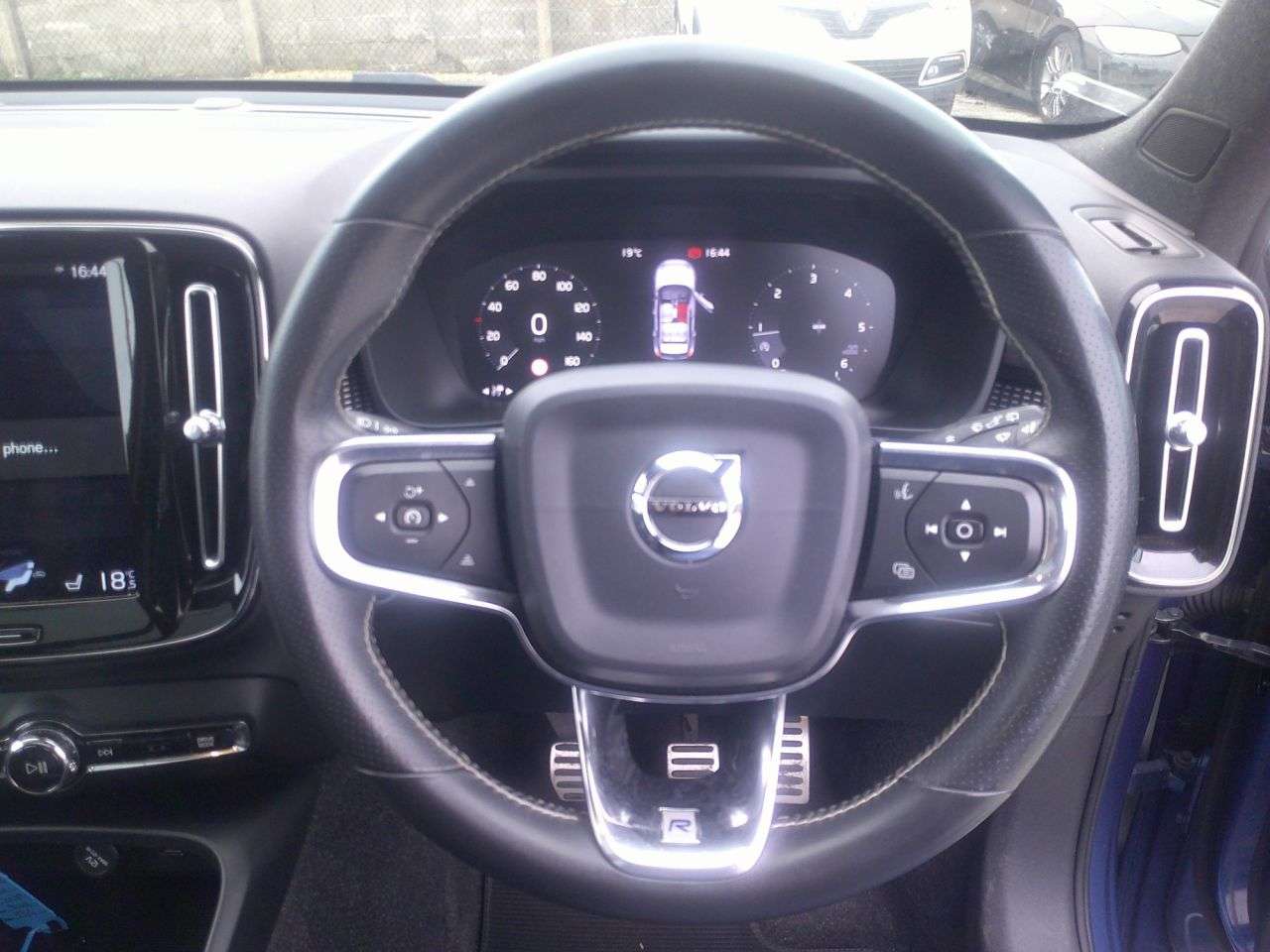 2019 VOLVO XC40 2019 VOLVO XC40