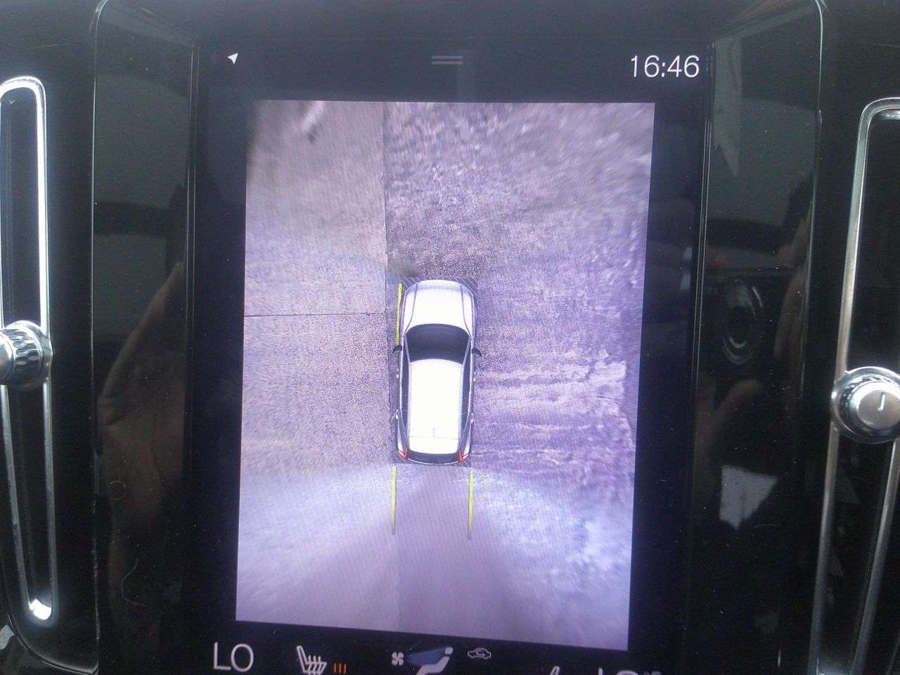 2019 VOLVO XC40 2019 VOLVO XC40