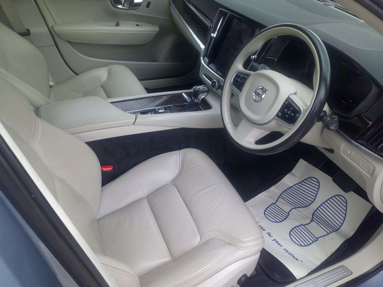 2016 VOLVO V90 2016 VOLVO V90