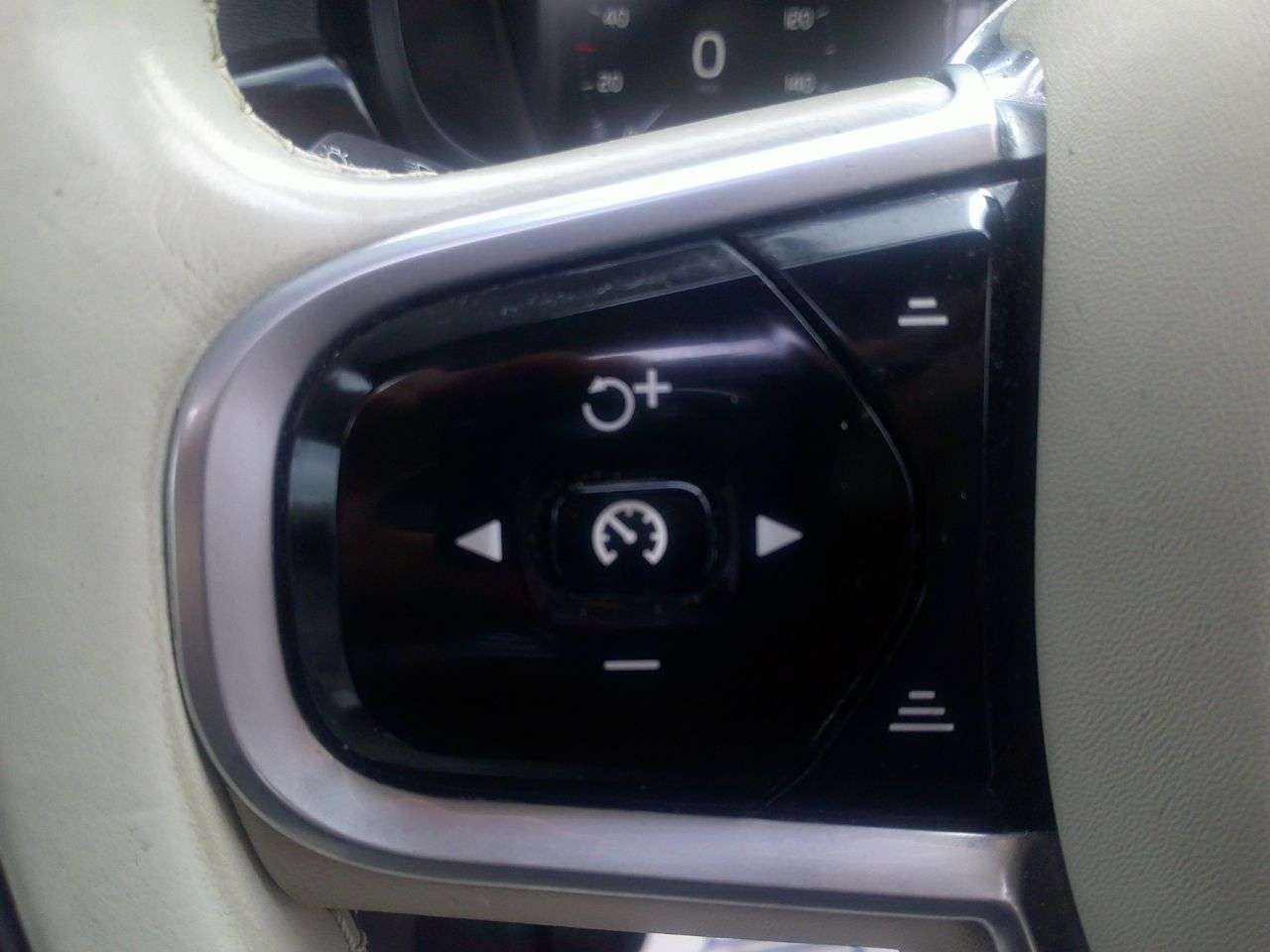 2016 VOLVO V90 2016 VOLVO V90
