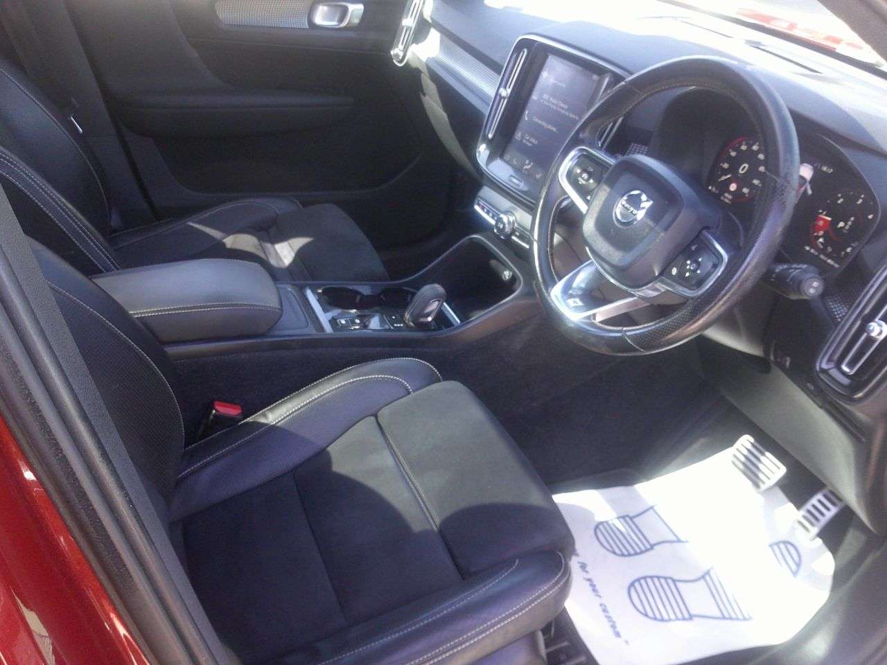2019 VOLVO XC40 2019 VOLVO XC40