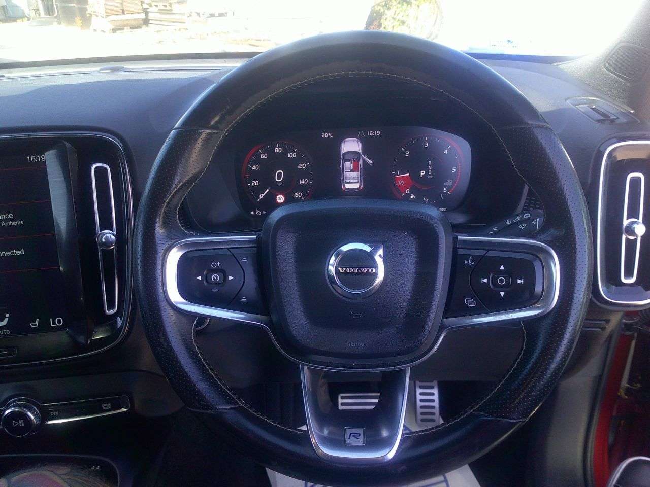 2019 VOLVO XC40 2019 VOLVO XC40