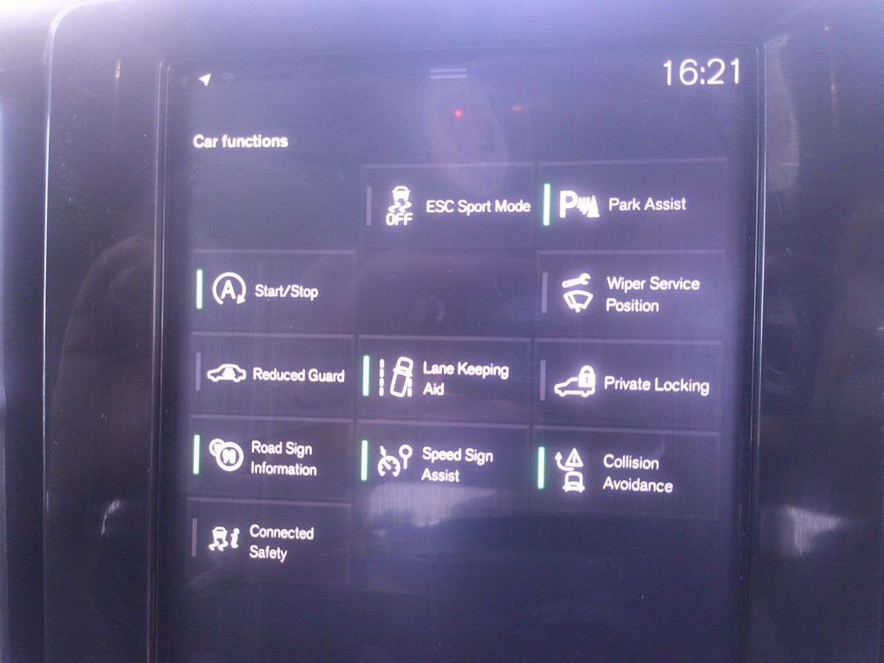 2019 VOLVO XC40 2019 VOLVO XC40
