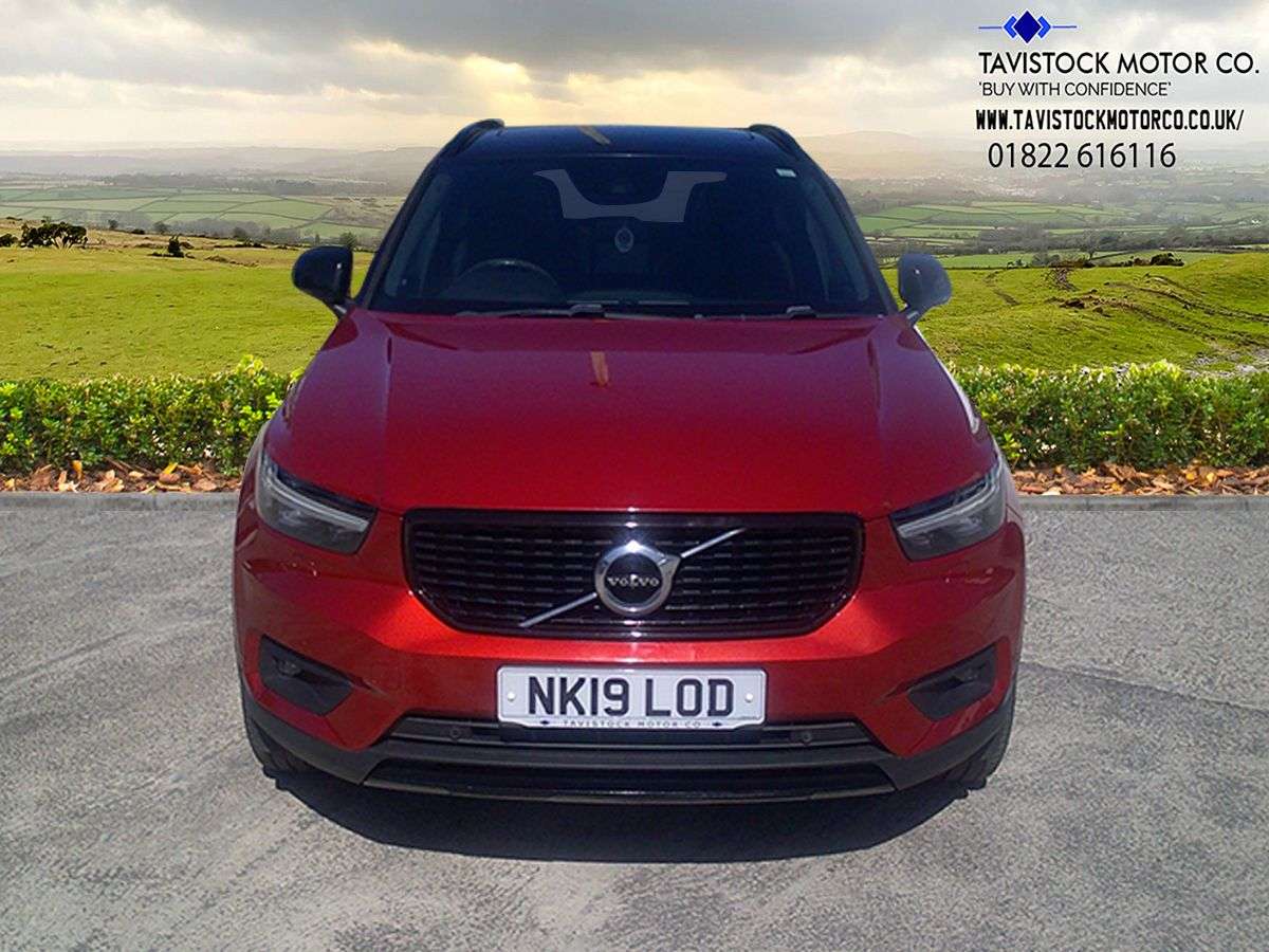 2019 VOLVO XC40 2019 VOLVO XC40
