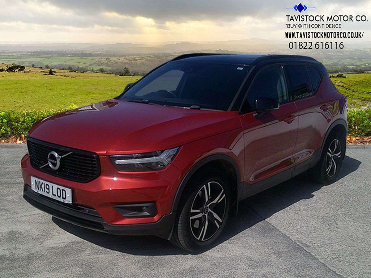 2019 VOLVO XC40 2019 VOLVO XC40