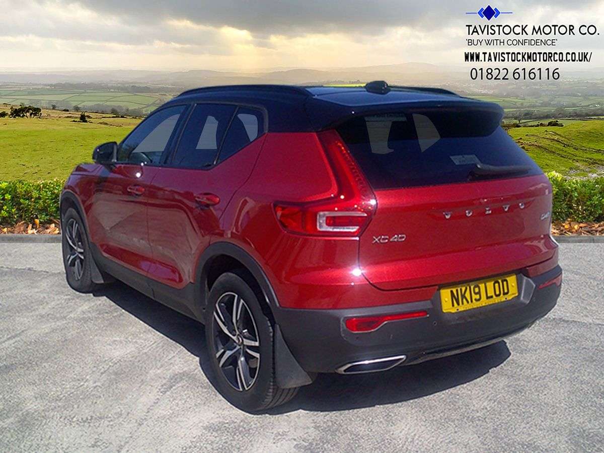 2019 VOLVO XC40 2019 VOLVO XC40