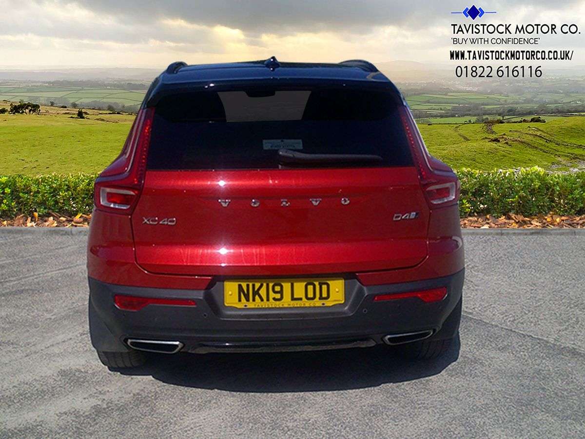 2019 VOLVO XC40 2019 VOLVO XC40