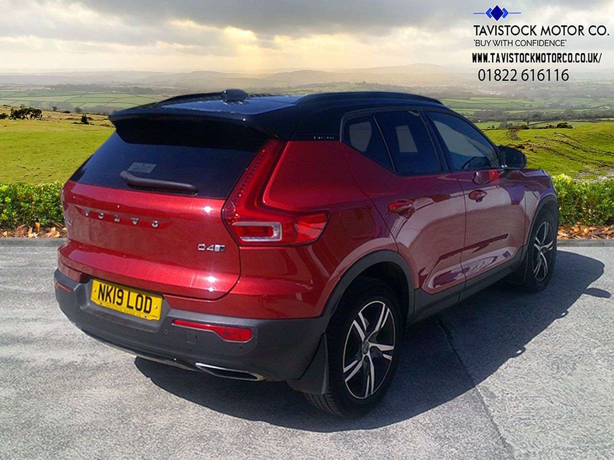 2019 VOLVO XC40 2019 VOLVO XC40