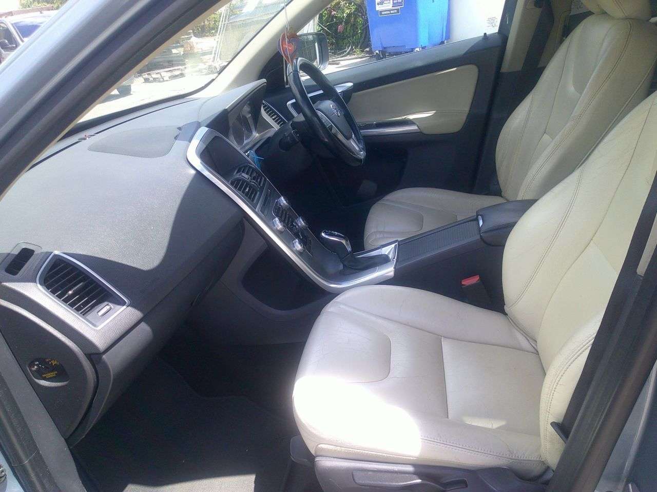 2017 VOLVO XC60 2017 VOLVO XC60