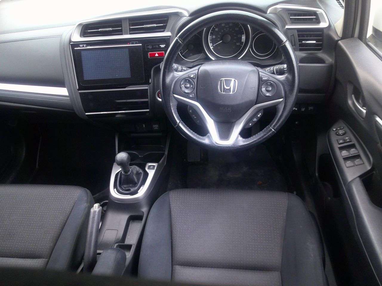 A 2015 HONDA JAZZ 1.3 i-VTEC EX Navi Hatchback 5dr Petrol Manual Euro 6 (s/s) (102 ps) OVER 5 A 2015 HONDA JAZZ 1.3 i-VTEC EX Navi Hatchback 5dr Petrol Manual Euro 6 (s/s) (102 ps) OVER 5