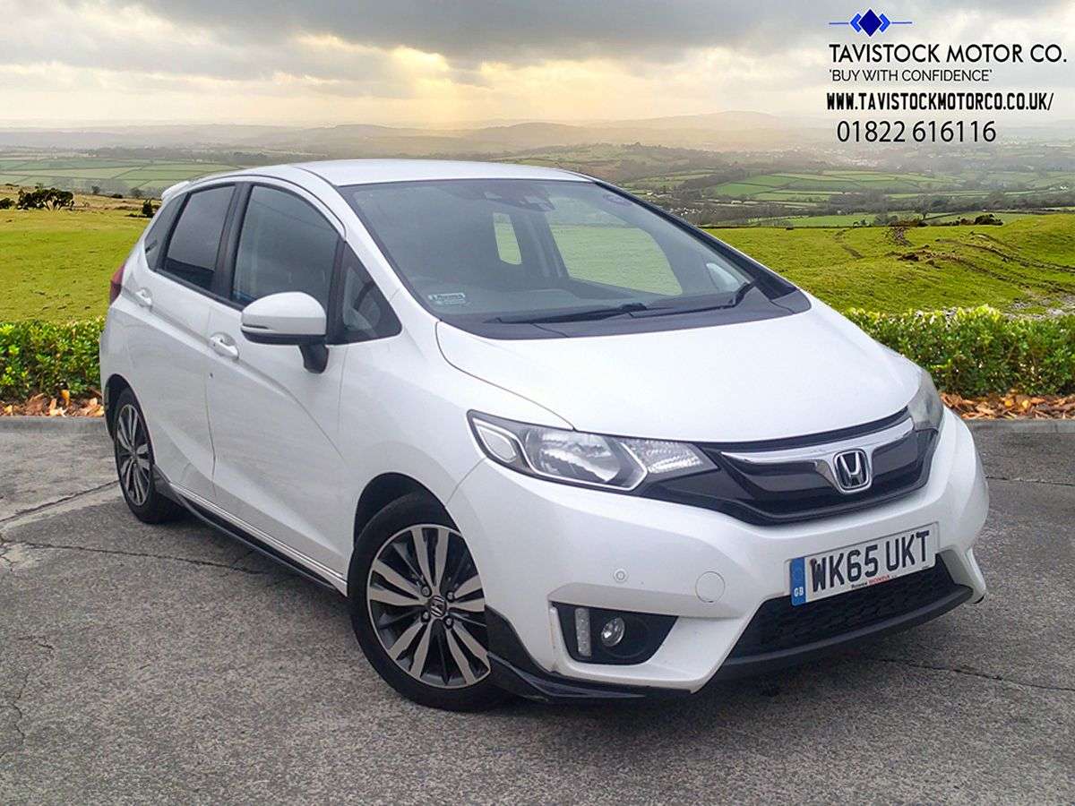 A 2015 HONDA JAZZ 1.3 i-VTEC EX Navi Hatchback 5dr Petrol Manual Euro 6 (s/s) (102 ps) OVER 5 A 2015 HONDA JAZZ 1.3 i-VTEC EX Navi Hatchback 5dr Petrol Manual Euro 6 (s/s) (102 ps) OVER 5