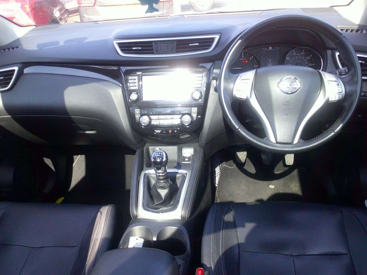A 2017 NISSAN QASHQAI 1.5 dCi Tekna SUV 5dr Diesel Manual 2WD Euro 6 (s/s) (110 ps) 2 KEYS+OVER 5 A 2017 NISSAN QASHQAI 1.5 dCi Tekna SUV 5dr Diesel Manual 2WD Euro 6 (s/s) (110 ps) 2 KEYS+OVER 5