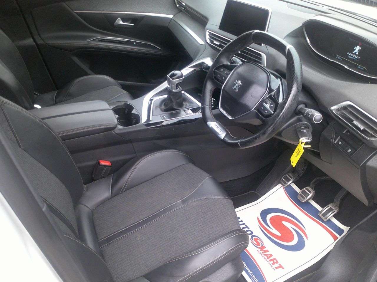 2020 PEUGEOT 5008 2020 PEUGEOT 5008