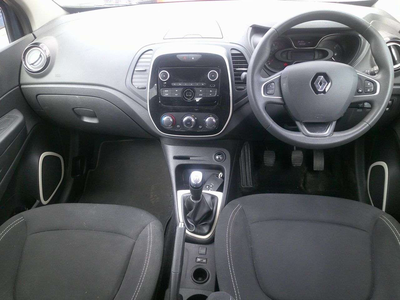 A 2019 RENAULT CAPTUR 0.9 TCe ENERGY Play SUV 5dr Petrol Manual Euro 6 (s/s) (90 ps) 2 KEYS+OVER A 2019 RENAULT CAPTUR 0.9 TCe ENERGY Play SUV 5dr Petrol Manual Euro 6 (s/s) (90 ps) 2 KEYS+OVER