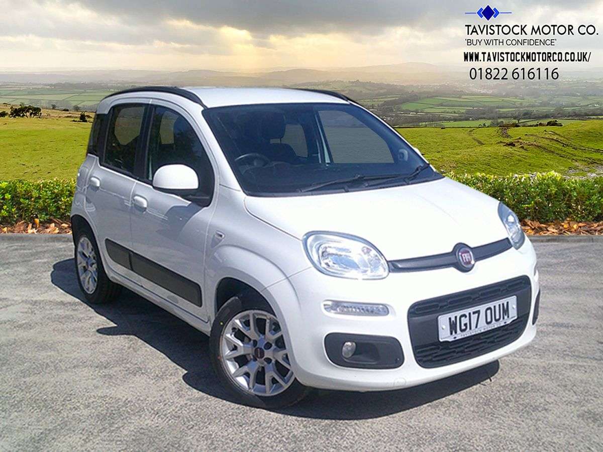 A 2017 FIAT PANDA 0.9 TwinAir Lounge Hatchback 5dr Petrol Dualogic Euro 6 (s/s) (85 bhp) 2 KE A 2017 FIAT PANDA 0.9 TwinAir Lounge Hatchback 5dr Petrol Dualogic Euro 6 (s/s) (85 bhp) 2 KE