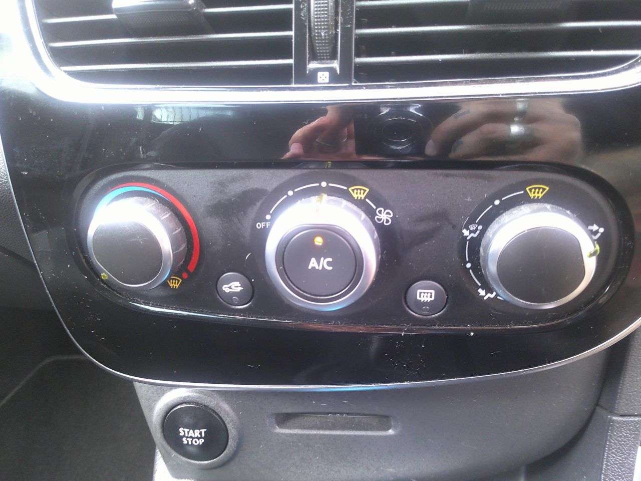 2019 RENAULT CLIO 2019 RENAULT CLIO