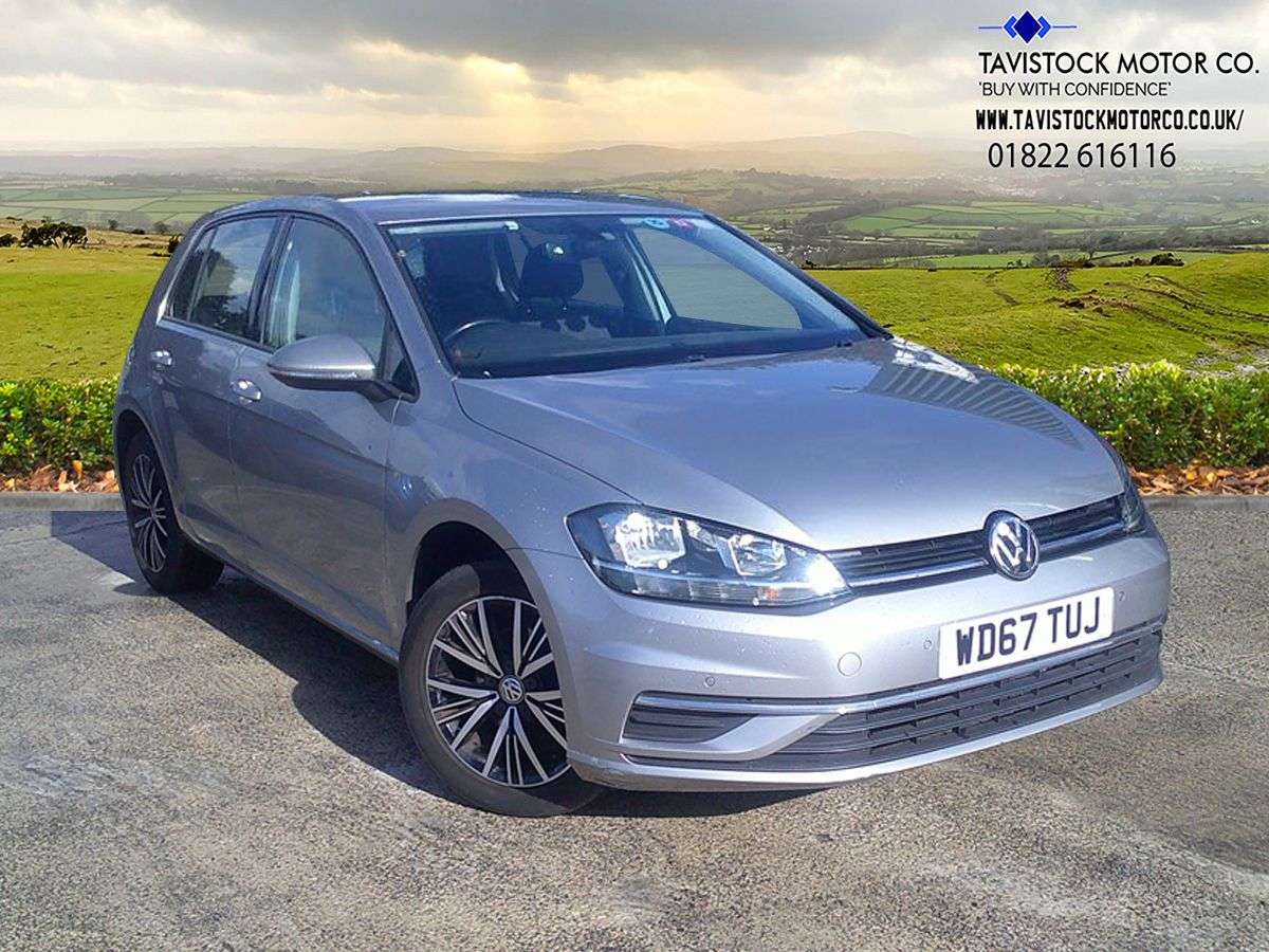 A 2017 VOLKSWAGEN GOLF 1.0 TSI SE Nav Hatchback 5dr Petrol Manual Euro 6 (s/s) (110 bhp) GREAT SEL A 2017 VOLKSWAGEN GOLF 1.0 TSI SE Nav Hatchback 5dr Petrol Manual Euro 6 (s/s) (110 bhp) GREAT SEL