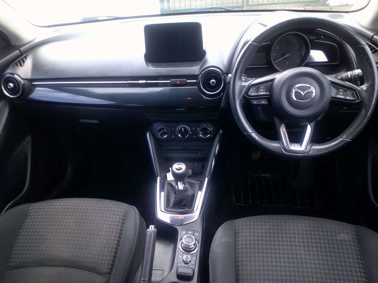 A 2017 MAZDA MAZDA2 1.5 SKYACTIV-G SE-L Nav Hatchback 5dr Petrol Manual Euro 6 (s/s) (90 ps) GR A 2017 MAZDA MAZDA2 1.5 SKYACTIV-G SE-L Nav Hatchback 5dr Petrol Manual Euro 6 (s/s) (90 ps) GR