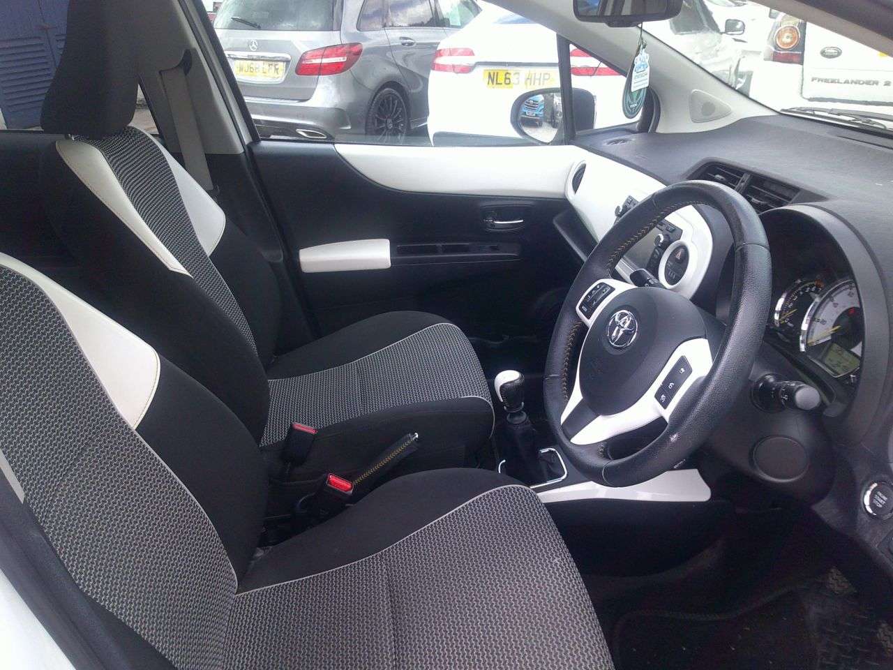 2014 TOYOTA YARIS 2014 TOYOTA YARIS