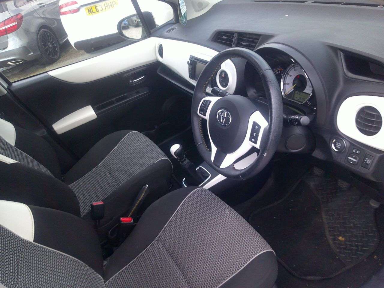 2014 TOYOTA YARIS 2014 TOYOTA YARIS