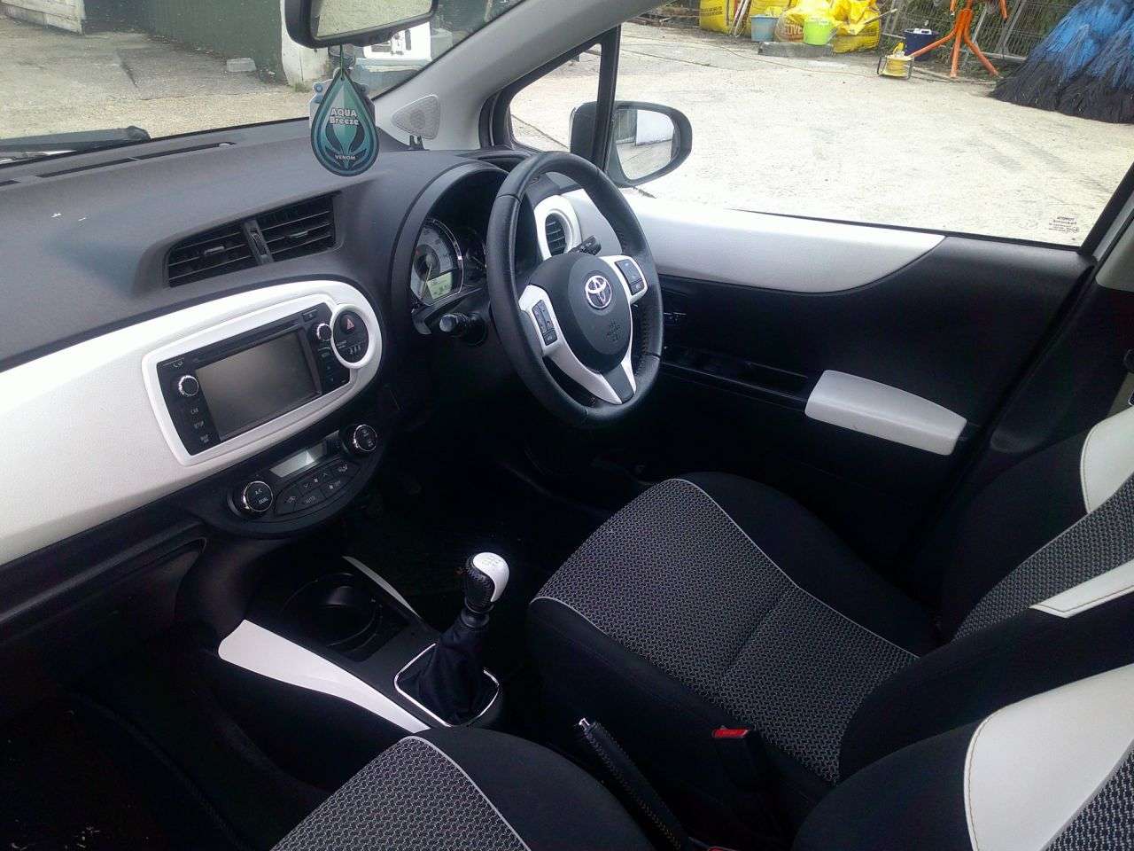 2014 TOYOTA YARIS 2014 TOYOTA YARIS