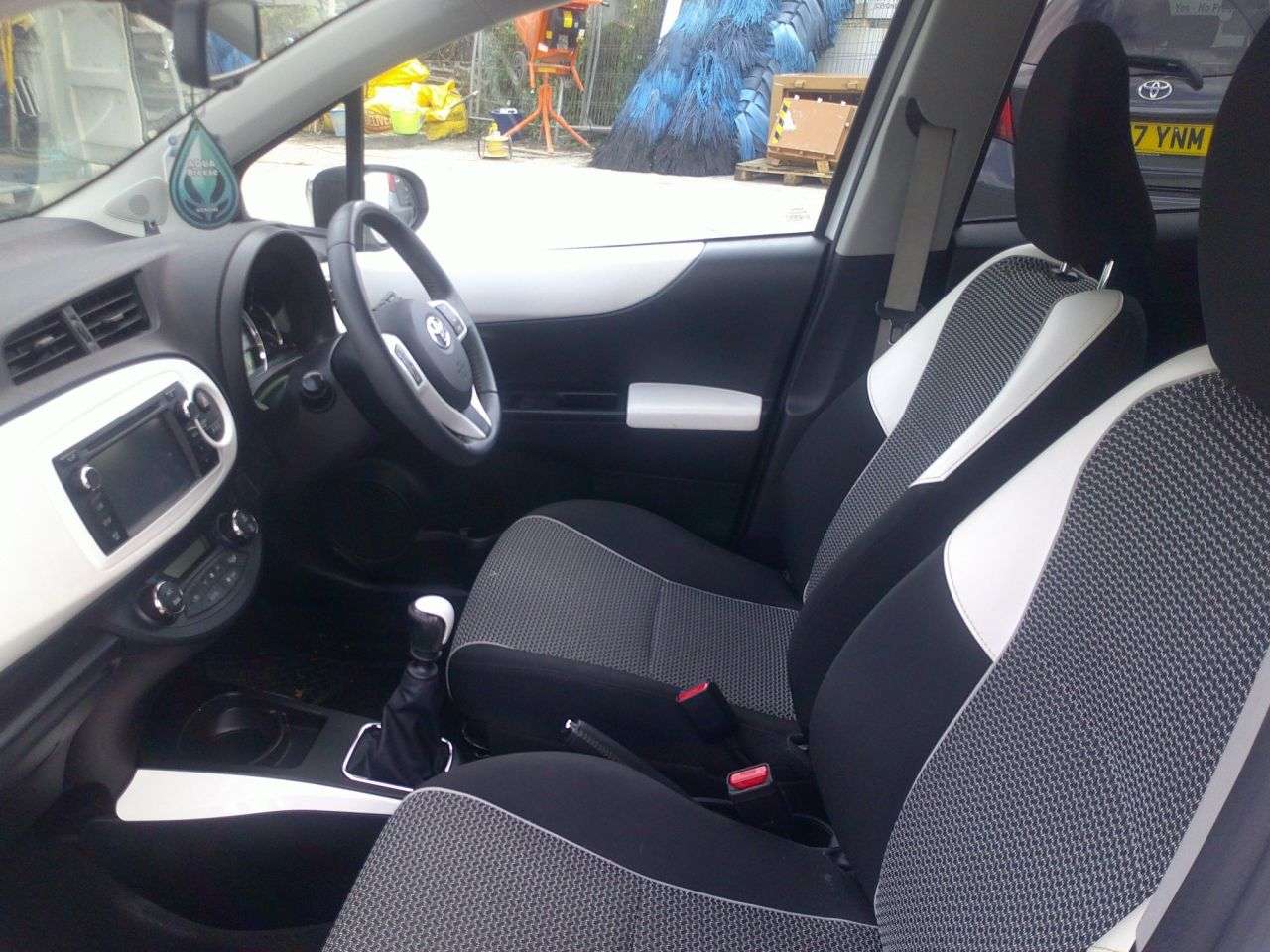 2014 TOYOTA YARIS 2014 TOYOTA YARIS