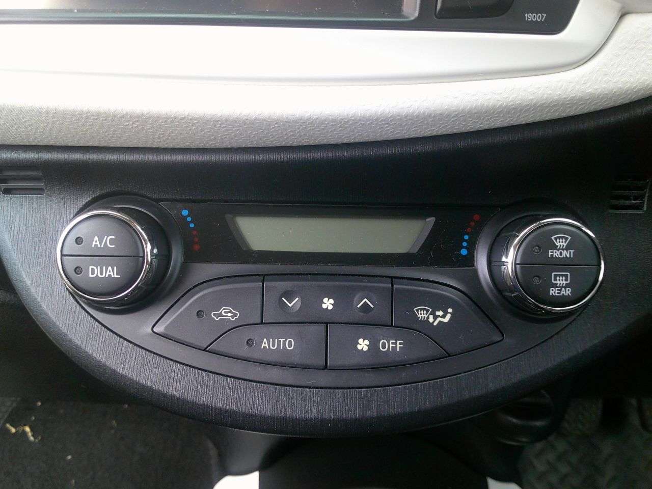 2014 TOYOTA YARIS 2014 TOYOTA YARIS