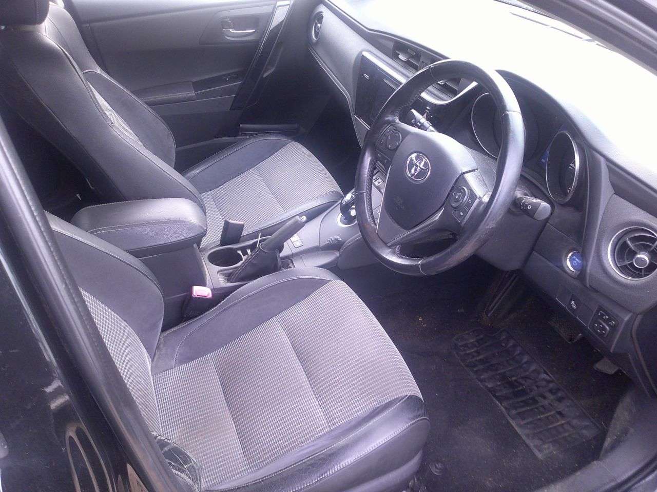 2015 TOYOTA AURIS 2015 TOYOTA AURIS