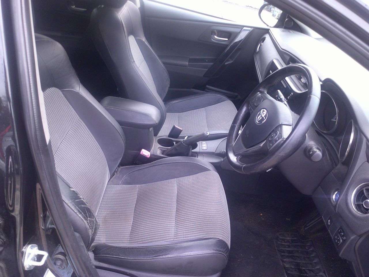 2015 TOYOTA AURIS 2015 TOYOTA AURIS