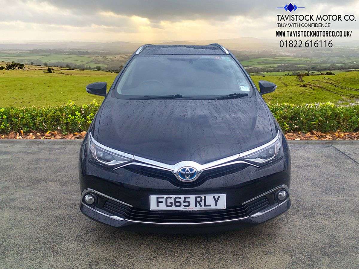 A 2015 TOYOTA AURIS 1.8 VVT-h Excel Touring Sports 5dr Petrol Hybrid CVT Euro 6 (s/s) (136 ps) A 2015 TOYOTA AURIS 1.8 VVT-h Excel Touring Sports 5dr Petrol Hybrid CVT Euro 6 (s/s) (136 ps)
