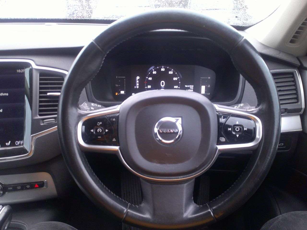 A 2016 VOLVO XC90 2.0 D5 PowerPulse Momentum SUV 5dr Diesel Auto 4WD Euro 6 (s/s) (235 ps) 2 A 2016 VOLVO XC90 2.0 D5 PowerPulse Momentum SUV 5dr Diesel Auto 4WD Euro 6 (s/s) (235 ps) 2