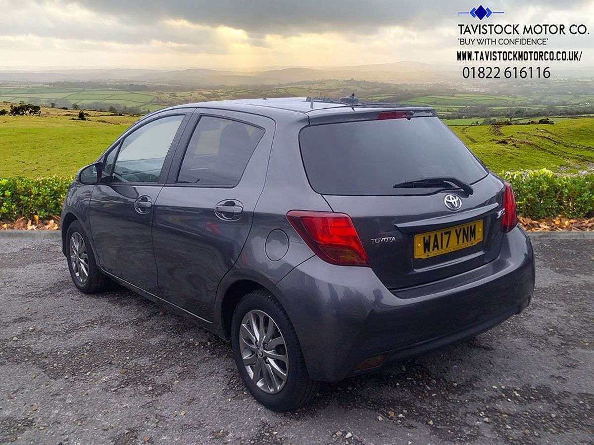 2017 TOYOTA YARIS 2017 TOYOTA YARIS