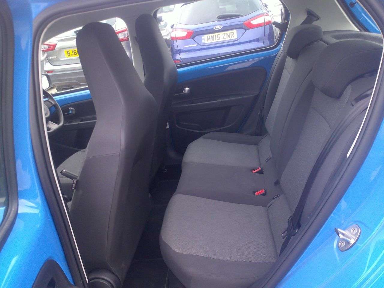 2015 VOLKSWAGEN UP! 2015 VOLKSWAGEN UP!