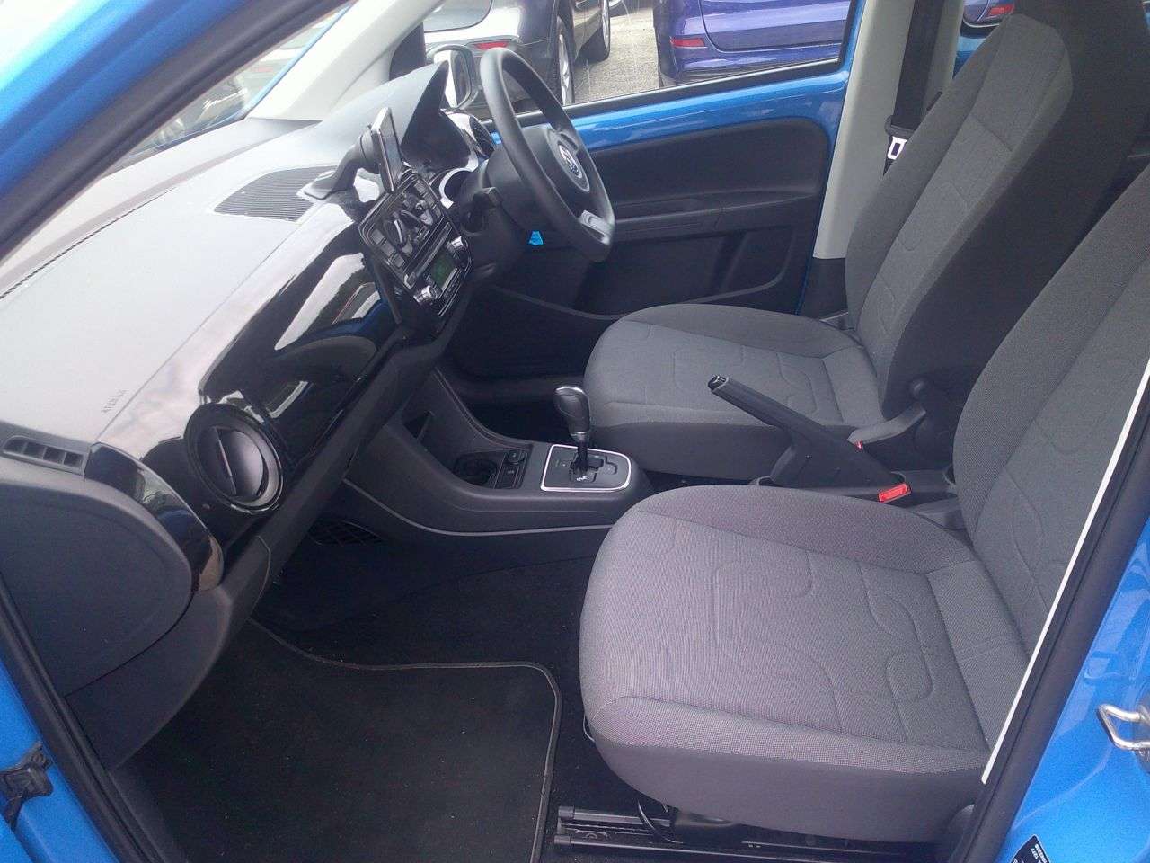 2015 VOLKSWAGEN UP! 2015 VOLKSWAGEN UP!
