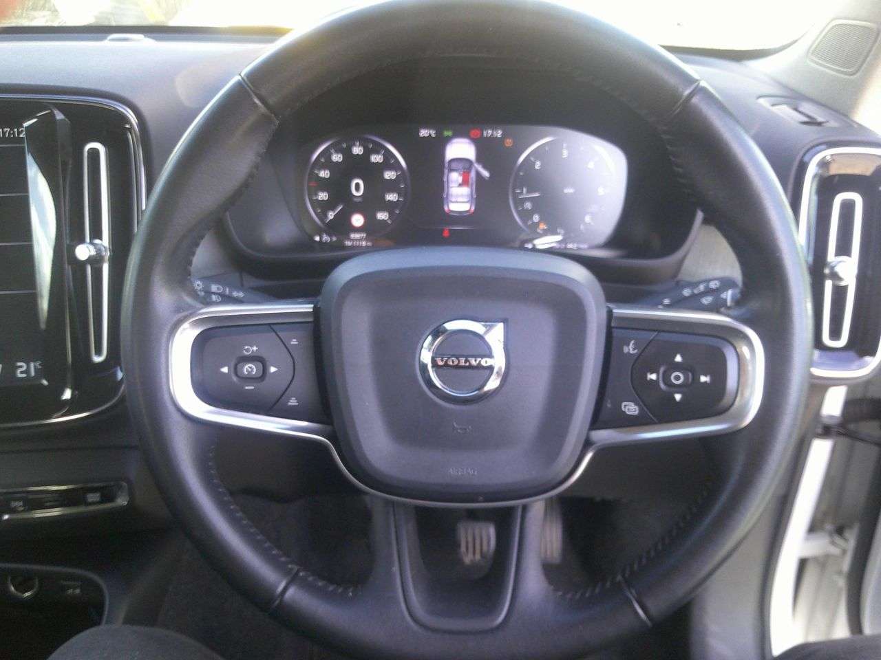 2019 VOLVO XC40 2019 VOLVO XC40