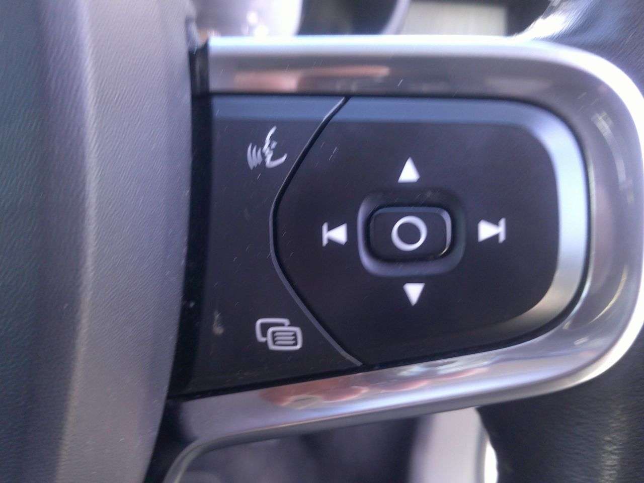2019 VOLVO XC40 2019 VOLVO XC40