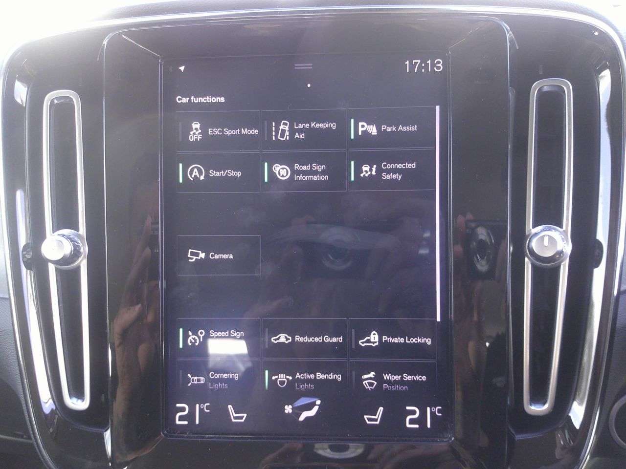 2019 VOLVO XC40 2019 VOLVO XC40