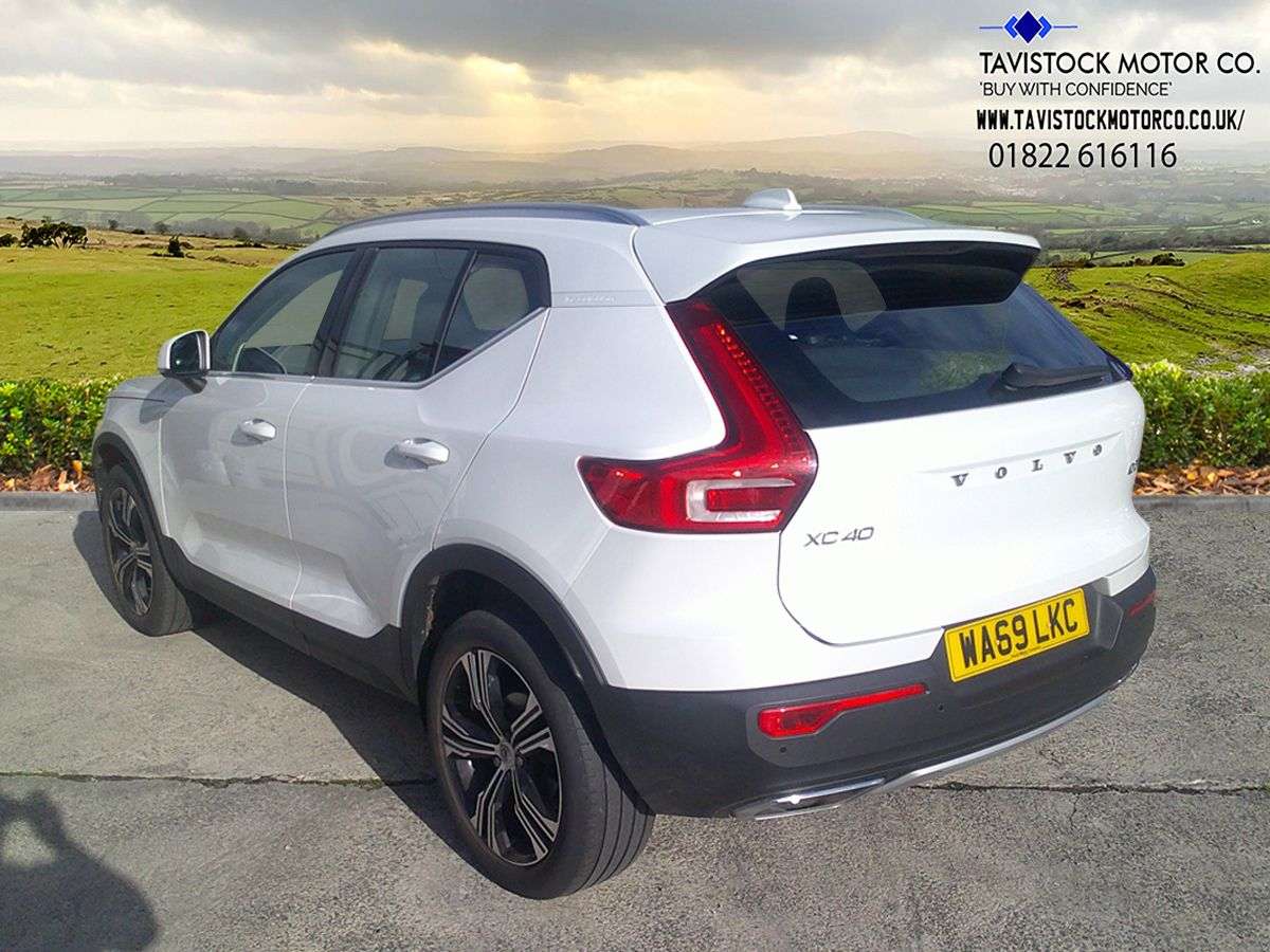 2019 VOLVO XC40 2019 VOLVO XC40